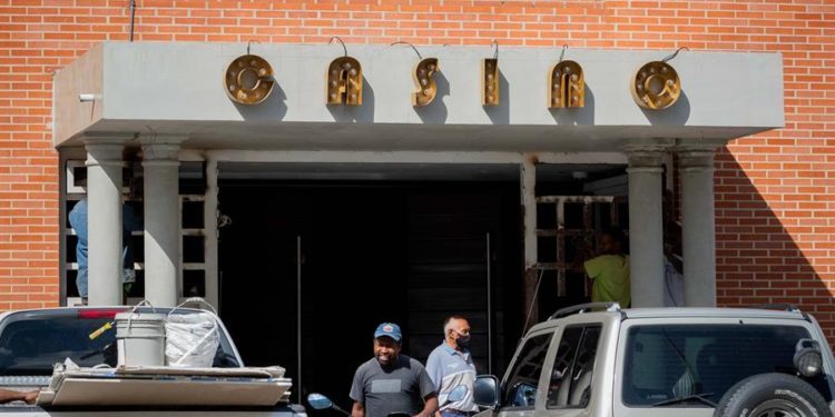 De "antros de perdición de la burguesía" a fuentes de ingreso: Así han cambiado los casinos para el chavismo
