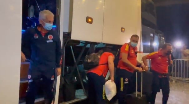 Rigurosa revisión del equipaje causa molestia en la selección colombiana de fútbol