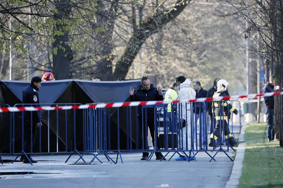 Muere un conductor al estrellar su coche contra la embajada rusa en Bucarest