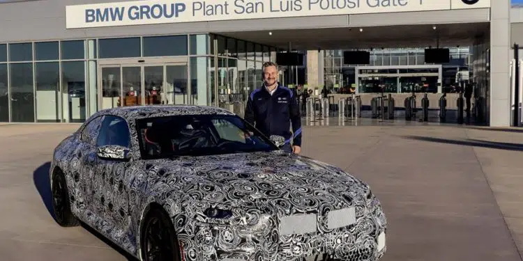 Fotografía cedida por JeffreyGroup donde se observa al presidente y CEO de BMW Group Planta San Luis Potosí, Harald Gottsche, mientras posa hoy, en la ciudad de San Luis Potosí (México). La automotriz alemana BMW producirá de forma exclusiva en su planta mexicana el nuevo modelo M2 para el mercado global a finales de 2022, según anunció este lunes la compañía en un comunicado. EFE/ JeffreyGroup /