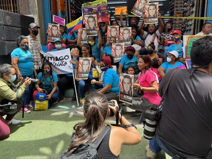 Pedro Carvajalino y el Alcalde de Sucre piden la liberación de Álex Saab desde la Redoma de Petare (+fotos)