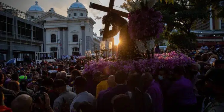 El Nazareno vuelve a las calles de Venezuela tras dos años de pandemia