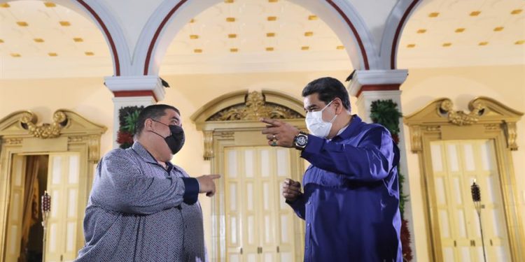 Maduro recibe en Miraflores a Maelo Ruiz