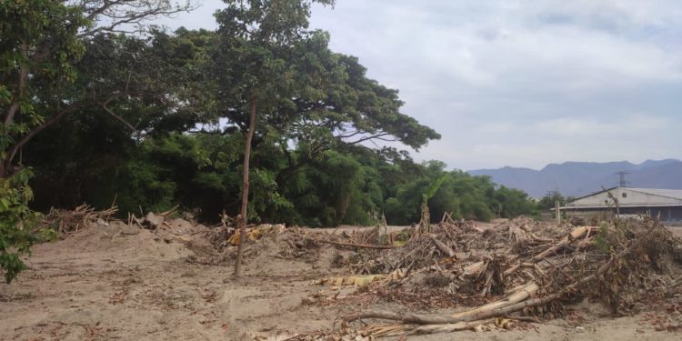 Imágenes del terreno en conflicto en Guatire. Foto: LennysMedina