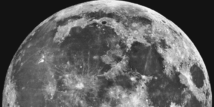 Un antiguo impacto colosal en la Luna marcó las diferencias entre sus caras