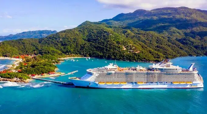 Twitter.com/RoyalCaribbean