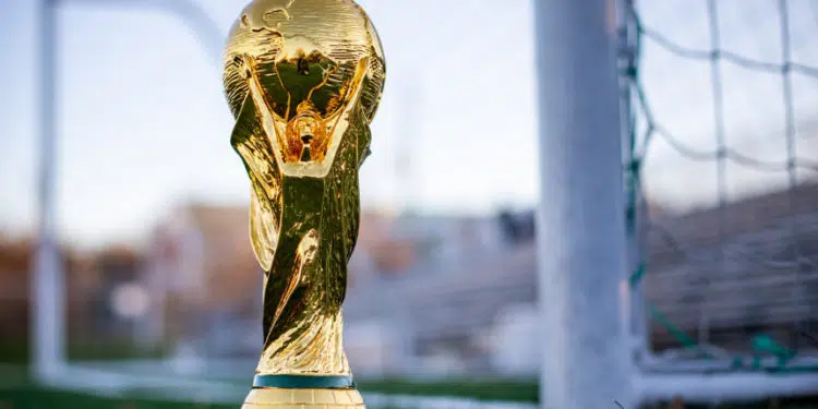 La FIFA llevará el trofeo de la Copa del Mundo a las 32 naciones  clasificadas - Enfoque Noticias