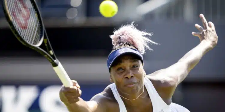 Rosmalen (Netherlands), 13/06/2023.- Venus Williams of USA in action against Celine Naef of Switzerland during their Women's Singles first round match at the Libema Open s'-Hertogenbosch tennis tournament in Rosmalen, Netherlands, 13 June 2023. (Tenis, Abierto, Países Bajos; Holanda, Suiza, Estados Unidos) EFE/EPA/Sander Koning