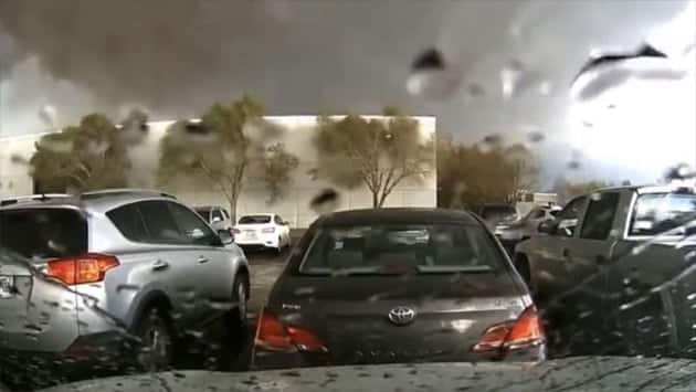 Impactante video: Tornado destruye un almacén con 70 trabajadores dentro en Nebraska