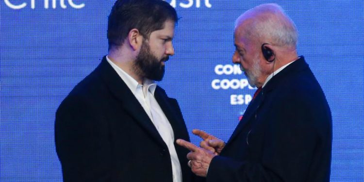 El presidente de Chile, Gabriel Boric, y el presidente de Brasil, Luiz Inácio Lula da Silva