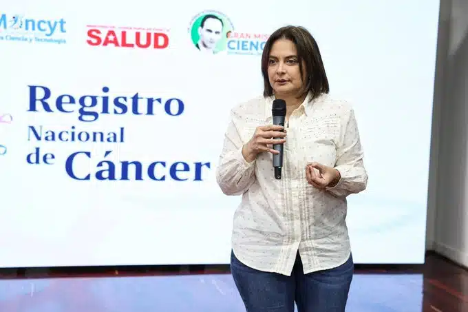 Chavismo asegura que el 98 % de los diagnósticos de cáncer se hacen en el sistema público de salud