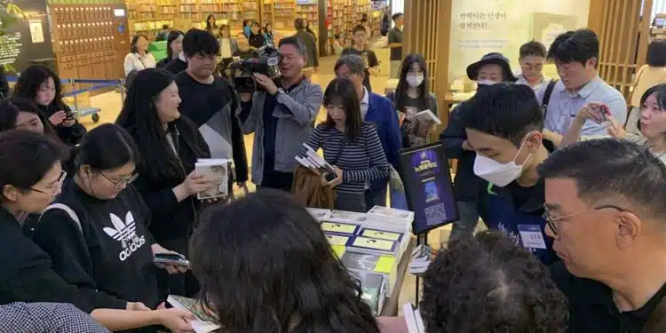 Las ventas de los libros de Han Kang se disparan en Corea del Sur tras recibir el Nobel