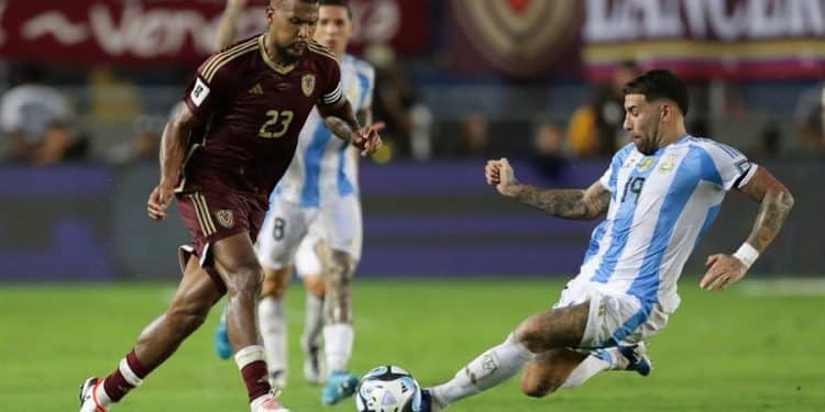 Maduro celebra el partido de la Vinotinto contra Argentina