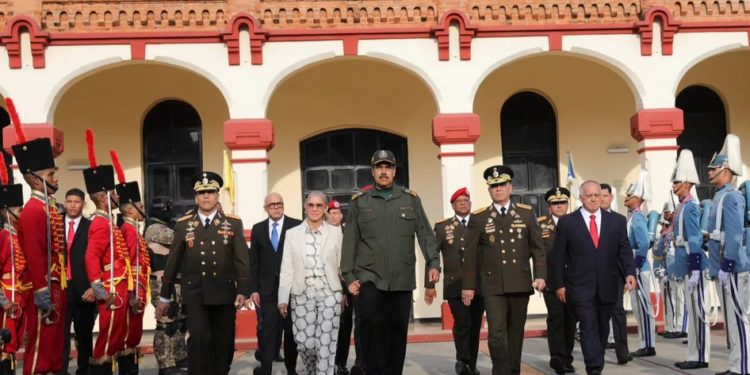 El presidente de Venezuela lideró este martes el acto de transmisión de mando de los componentes de la Fuerza Armada Nacional Bolivariana (FANB).