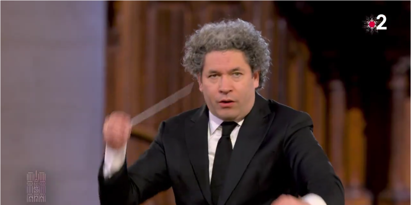 Gustavo Dudamel deslumbra en Notre Dame dirigiendo a la Filarmónica de Radio Francia