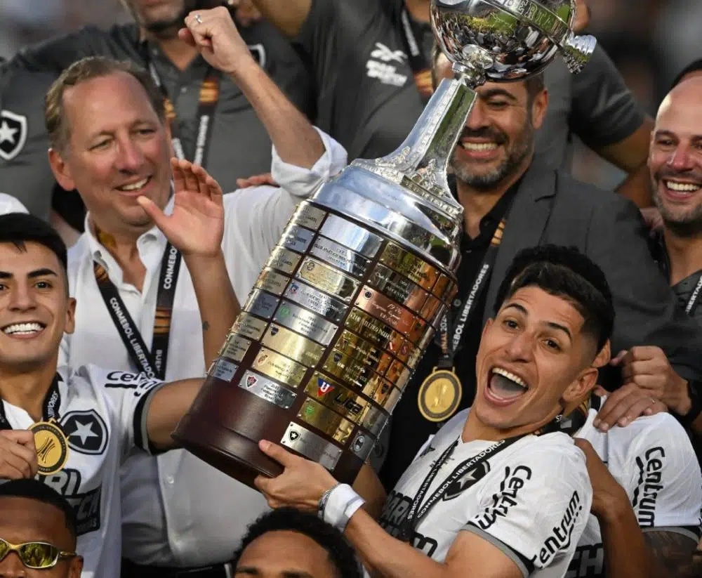 Jefferson Savarino se coronó campeón de la Copa Libertadores tras victoria de Botafogo