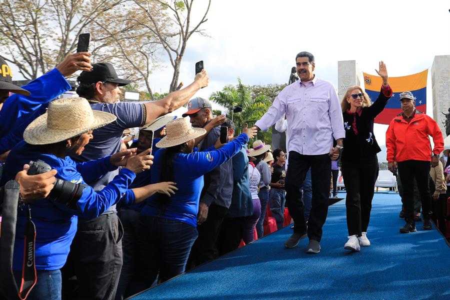 Maduro viajará «próximamente» a Rusia, confirma Delcy Rodríguez