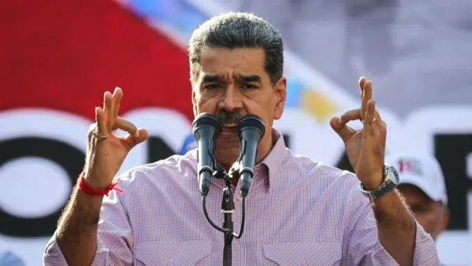 Maduro dice que el fin de la licencia Chevron afectó vuelos con migrantes deportados